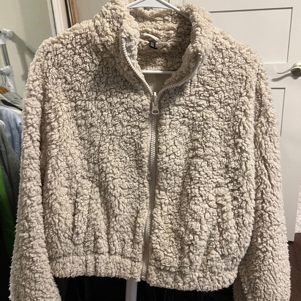 Divided H&M Cropped Sherpa Jacket